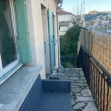 Proche Cv, 70m2, 2 Pour 4 Appartement Alès